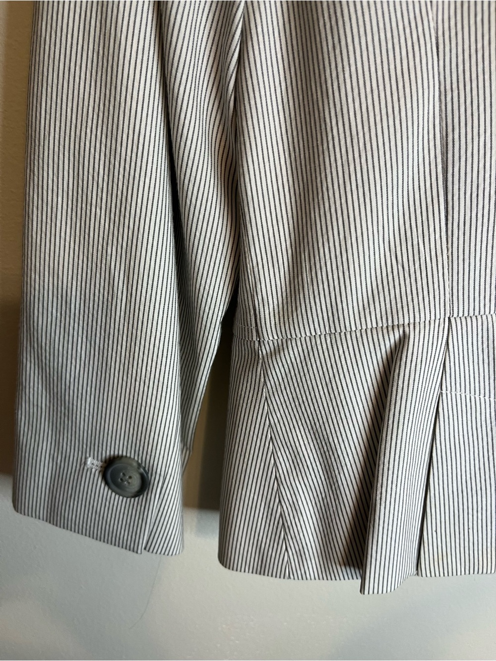 Ann Taylor LOFT Light Gray Pinstripe Women's Blazer Size 6 - Picture 11 of 14
